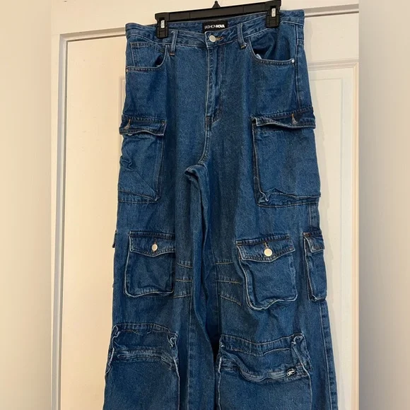 Fashion Nova Dark Denim Cargo Jeans Tall girl friendly - Picture 3 of 6